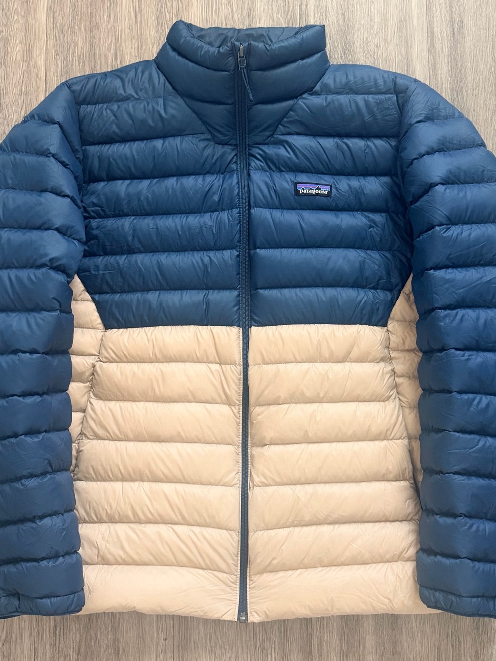 LikeNEW Patagonia Down Sweater Mens XL Blue / Cream Puffer Jacket Coat MSRP $289
